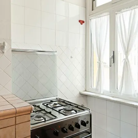 Elegnant Flat With Balcony 11min From Colosseum Lejlighed Rom