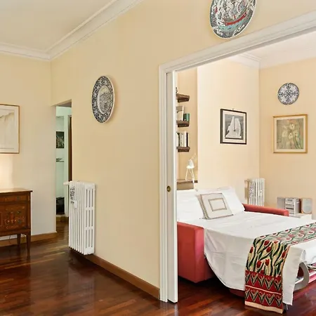Elegnant Flat With Balcony 11min From Colosseum Rom